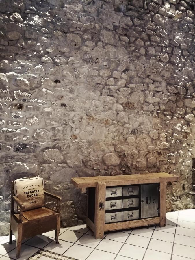 Bed and Breakfast Un R de Mémises Thollon-les-Memises Esterno foto