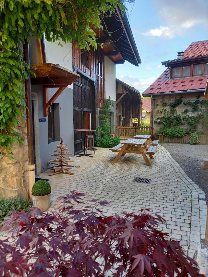 Bed and Breakfast Un R de Mémises Thollon-les-Memises Esterno foto